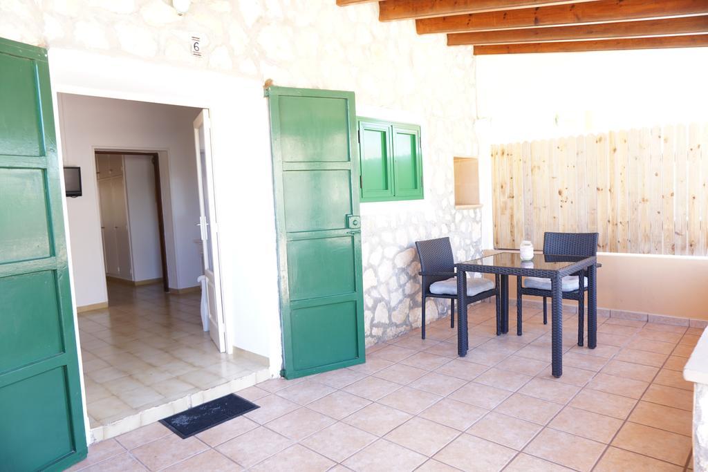 Apartments Campanitx - Astbury Formentera Es Caló Room photo